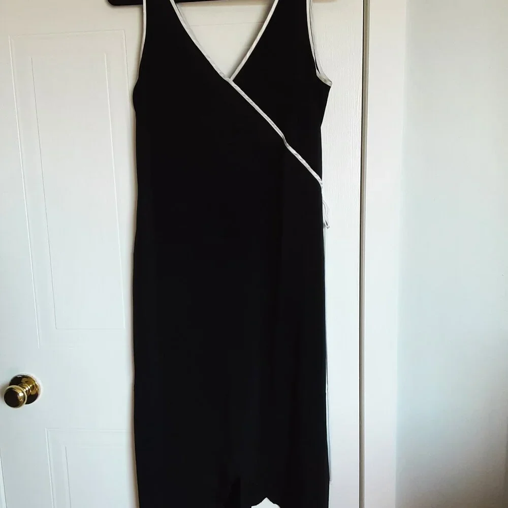 Dress - Picture 1 of 3